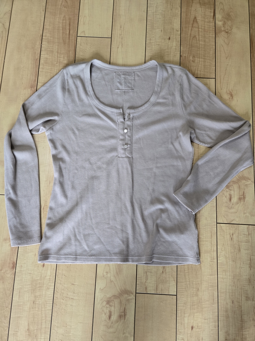 American Eagle Outfitters Long-Sleeve Ribbed Henley in Light Beige